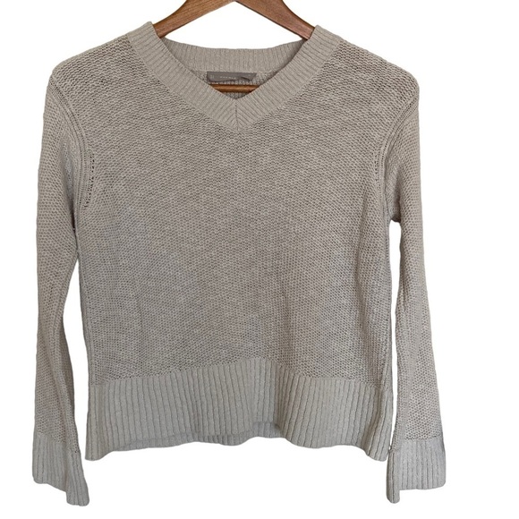 EVERLANE Cotton-Linen Knit V-Neck Sweater, Size X-Small - Picture 3 of 10